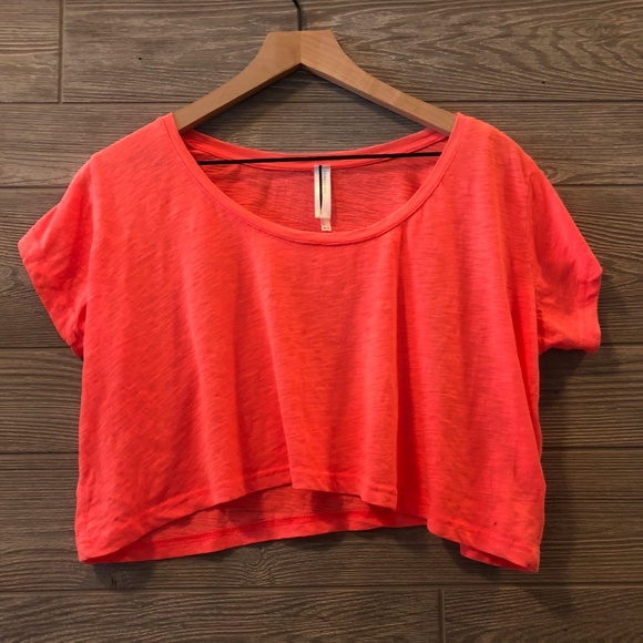 red crop tshirt